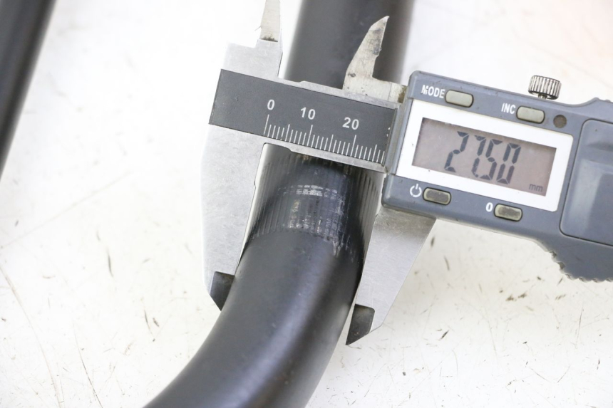 photo de KIEROWNICA APOLLO RFZ 125 - Zbliżenie techniczne