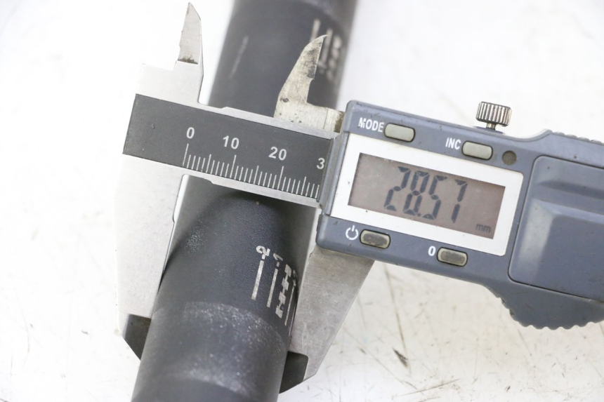 photo de KIEROWNICA YAMAHA YZF YZ-F 450 (2014 - 2016) - Szczegół części