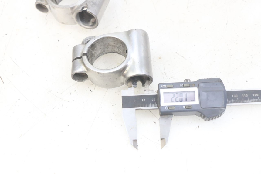 photo de KIEROWNICA KAWASAKI ZX-6R ZX6R 600 (1995 - 1997) - Szczegół części