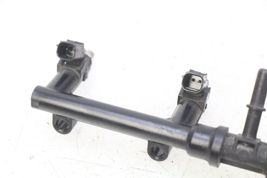 photo de WTRYSKIWACZ HONDA CB R 1000 (2018 - 2023) - Zbliżenie komponentów