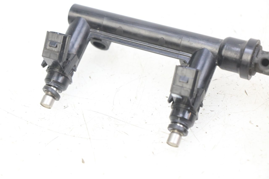 photo de WTRYSKIWACZ HONDA CB R 1000 (2018 - 2023) - Widok z bliska