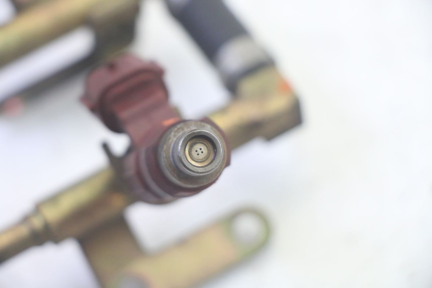 photo de WTRYSKIWACZ SUZUKI DL V STROM 1000 (2002 - 2007) - Część sprawdzona