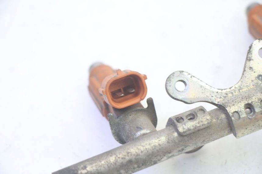 photo de WTRYSKIWACZ YAMAHA FJR ABS 1300 (2006 - 2012) - Inny kąt widzenia