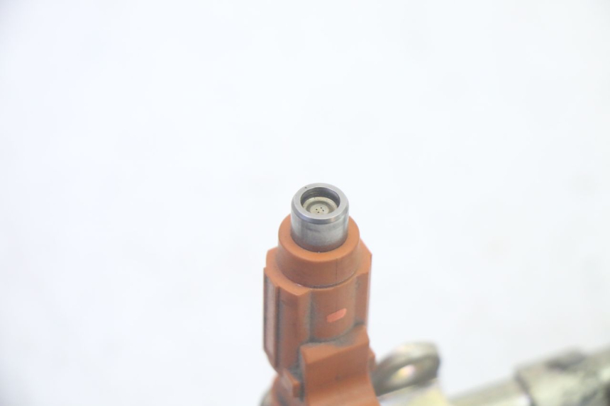 photo de WTRYSKIWACZ YAMAHA FJR ABS 1300 (2006 - 2012) - Stan powierzchni