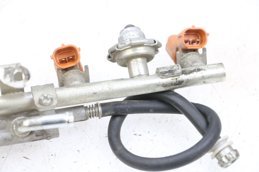 photo de WTRYSKIWACZ YAMAHA FJR ABS 1300 (2006 - 2012) - Stan powierzchni