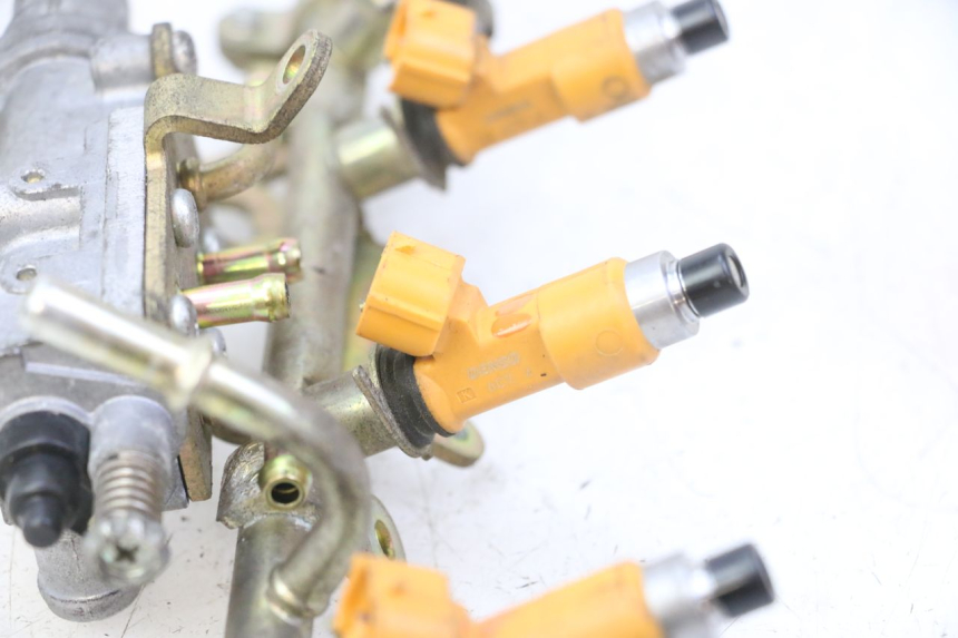 photo de WTRYSKIWACZ YAMAHA FZ6 N FAZER 600 (2004 - 2006) - Zbliżenie techniczne