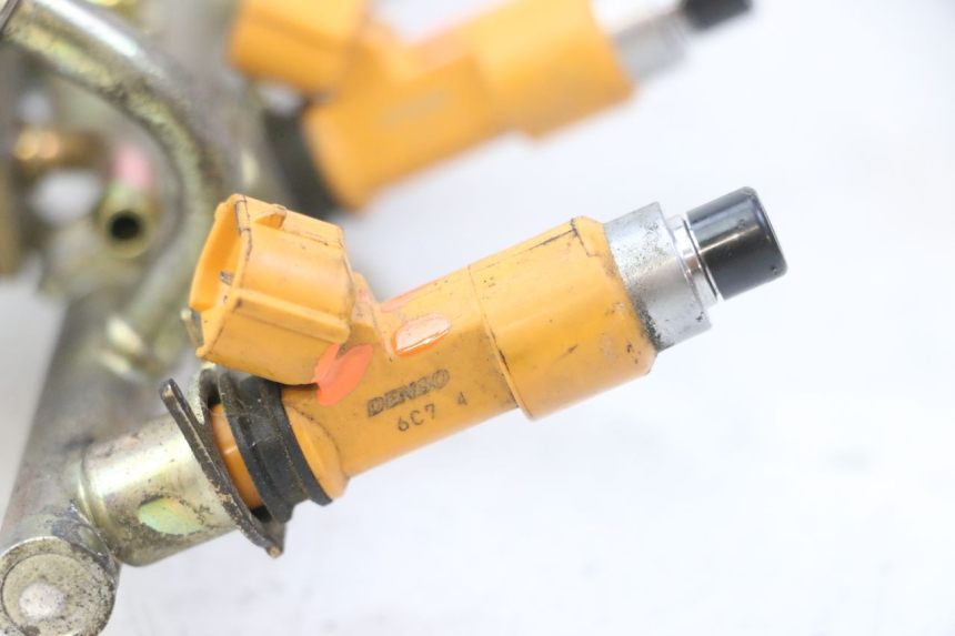 photo de WTRYSKIWACZ YAMAHA FZ6 N FAZER 600 (2004 - 2006) - Widok ogólny