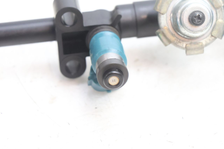 photo de WTRYSKIWACZ YAMAHA FZ8 800 (2010 - 2016) - Zbliżenie techniczne