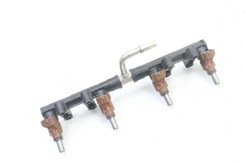 photo de WTRYSKIWACZ SUZUKI GSR 750 (2011 - 2017) - Widok główny