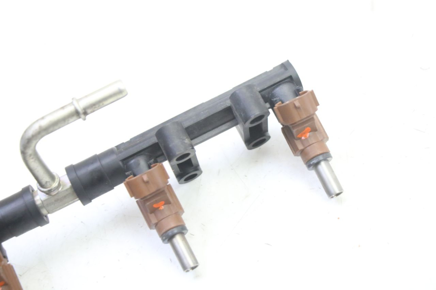 photo de WTRYSKIWACZ SUZUKI GSR 750 (2011 - 2017) - Zoom stanu zużycia