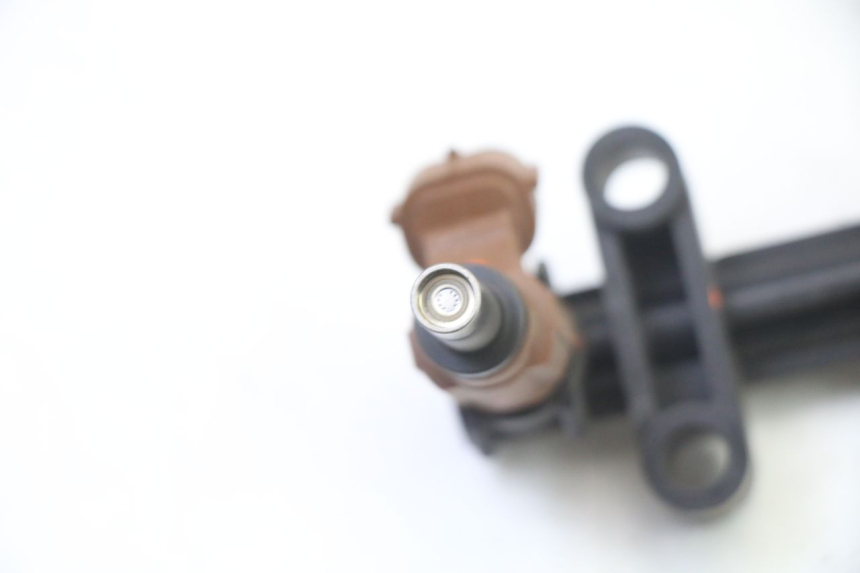 photo de WTRYSKIWACZ SUZUKI GSR 750 (2011 - 2017) - Część sprawdzona