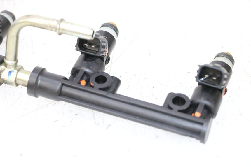 photo de WTRYSKIWACZ SUZUKI GSXR GSX-R 1000 (2003 - 2004) - Widok z bliska