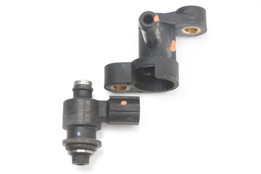 photo de WTRYSKIWACZ PEUGEOT KISBEE 4T 50 (2018 - 2022) - Zbliżenie techniczne