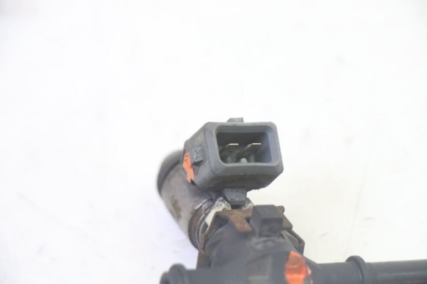 photo de WTRYSKIWACZ PIAGGIO MP3 500 (2011 - 2015) - Inny kąt widzenia