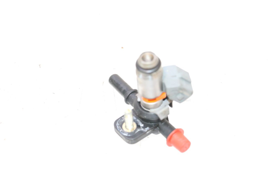 photo de WTRYSKIWACZ PIAGGIO MP3 RL 250 (2006 - 2010) - Zbliżenie techniczne