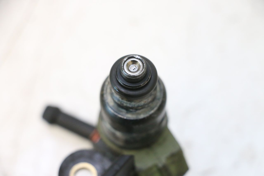photo de Wtryskiwacz PEUGEOT SATELIS COMPRESSOR K15 125 (2006 - 2009) - Zbliżenie techniczne