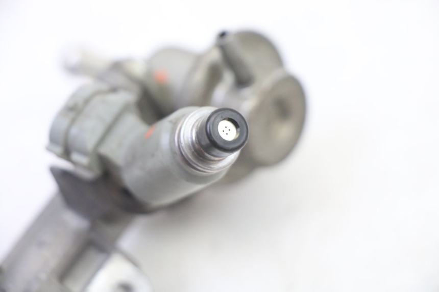 photo de WTRYSKIWACZ YAMAHA TDM ABS 900 (2002 - 2014) - Widok ogólny