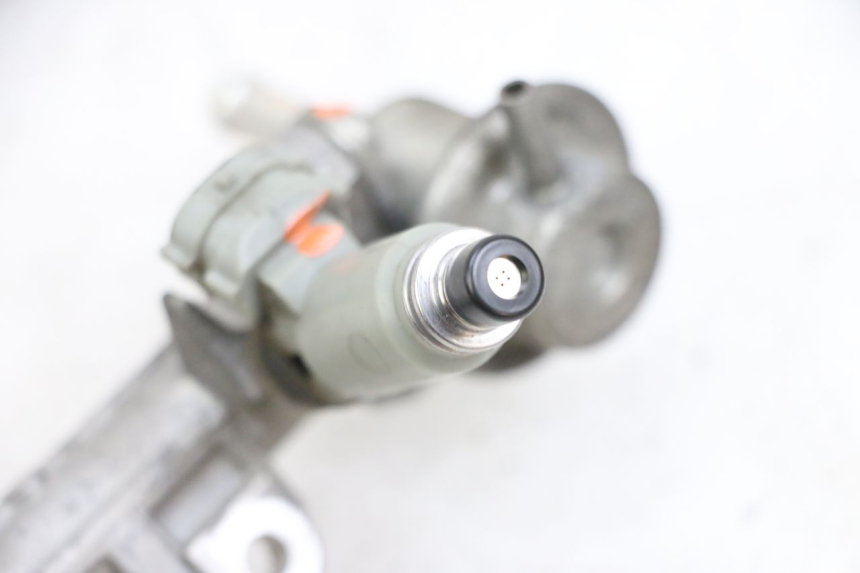 photo de WTRYSKIWACZ YAMAHA TDM ABS 900 (2002 - 2014) - Zbliżenie techniczne