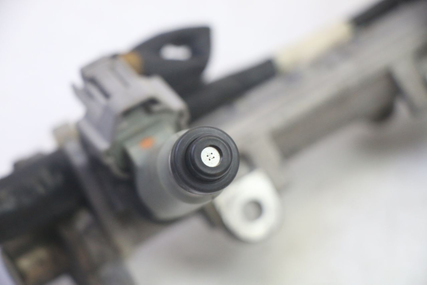 photo de WTRYSKIWACZ YAMAHA TDM ABS 900 (2002 - 2014) - Widok ogólny