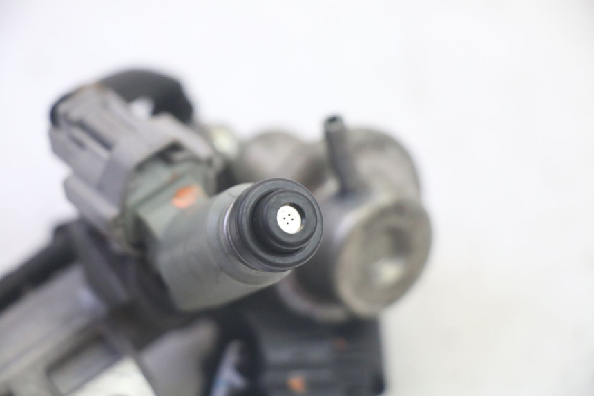 photo de WTRYSKIWACZ YAMAHA TDM ABS 900 (2002 - 2014) - Punkty mocowania