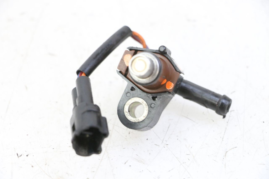 photo de WTRYSKIWACZ YAMAHA X-MAX XMAX 250 (2006 - 2009) - Inny kąt widzenia