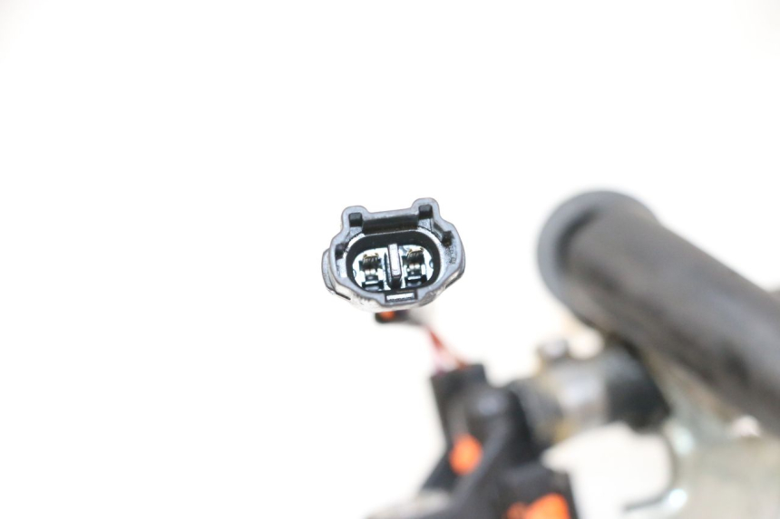 photo de WTRYSKIWACZ YAMAHA X-MAX XMAX 125 (2010 - 2013) - Inny kąt widzenia