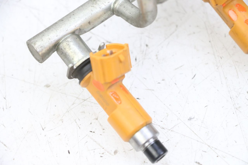 photo de WTRYSKIWACZ YAMAHA XJ6 ABS 600 (2008 - 2016) - Szczegóły charakterystyczne