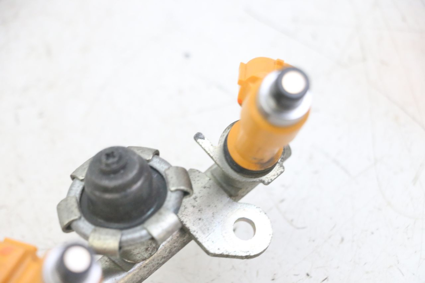 photo de WTRYSKIWACZ YAMAHA XJ6 ABS 600 (2008 - 2016) - Inny kąt widzenia