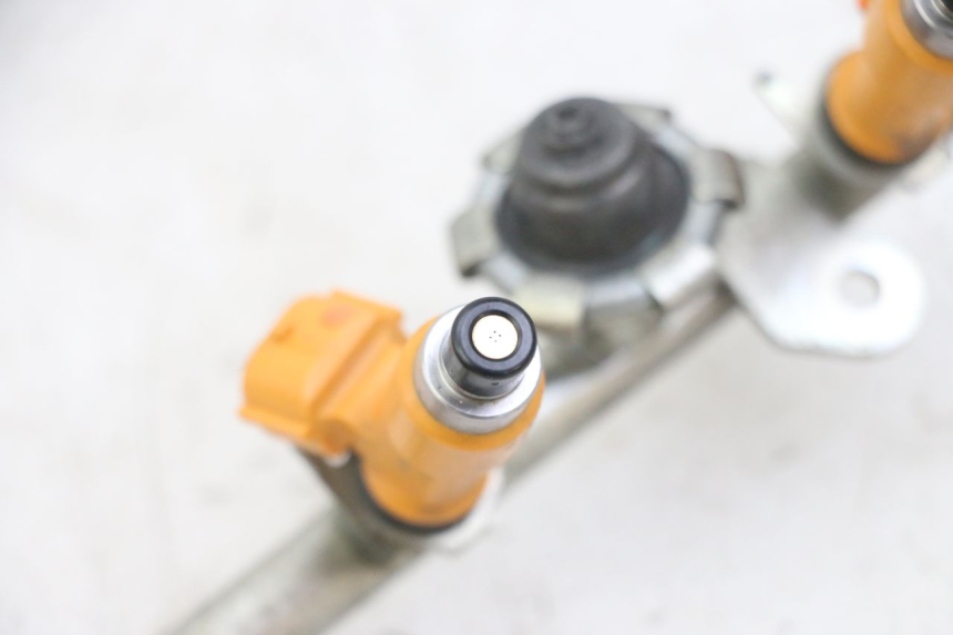 photo de WTRYSKIWACZ YAMAHA XJ6 ABS 600 (2008 - 2016) - Zbliżenie techniczne