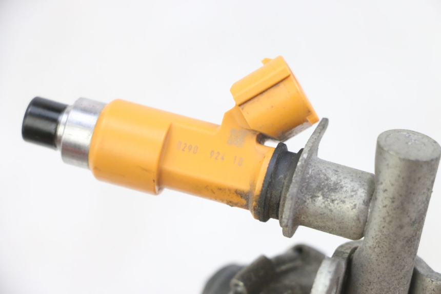 photo de WTRYSKIWACZ YAMAHA XJ6 ABS 600 (2008 - 2016) - Punkty mocowania