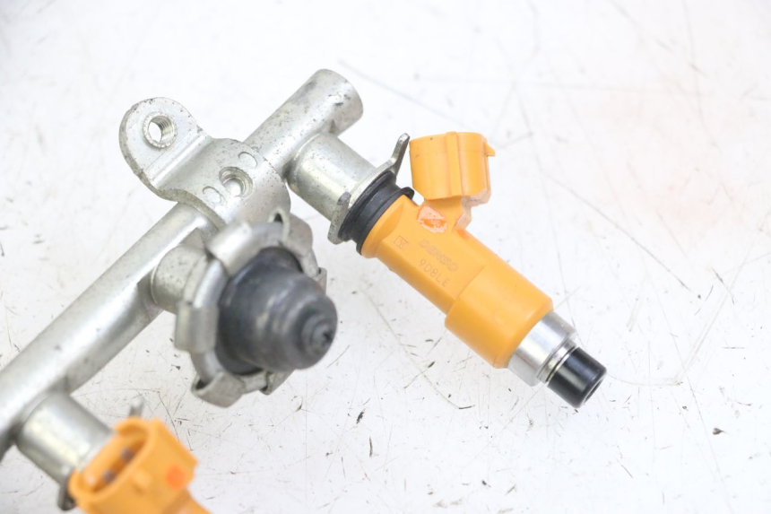 photo de WTRYSKIWACZ YAMAHA XJ6 ABS 600 (2008 - 2016) - Oznaczenia i referencje