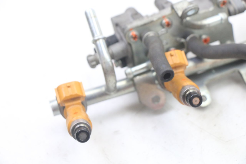 photo de WTRYSKIWACZ YAMAHA FZ6 FAZER S2 600 (2007 - 2011) - Widok ogólny