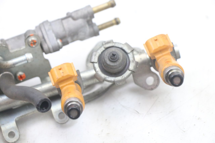 photo de WTRYSKIWACZ YAMAHA FZ6 FAZER S2 600 (2007 - 2011) - Punkty mocowania