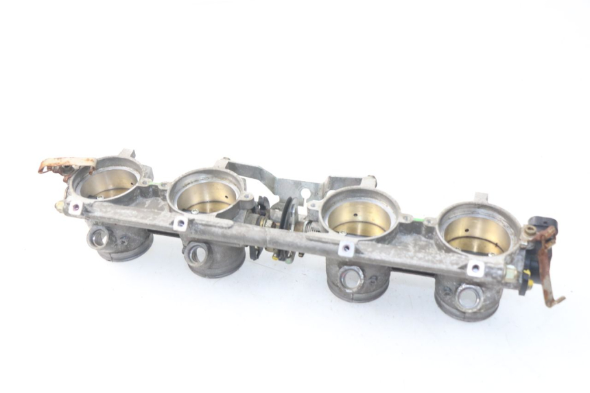 photo de WTRYSK MV AGUSTA BRUTALE R WALLY 910 (2008 - 2008) - Zoom stanu zużycia