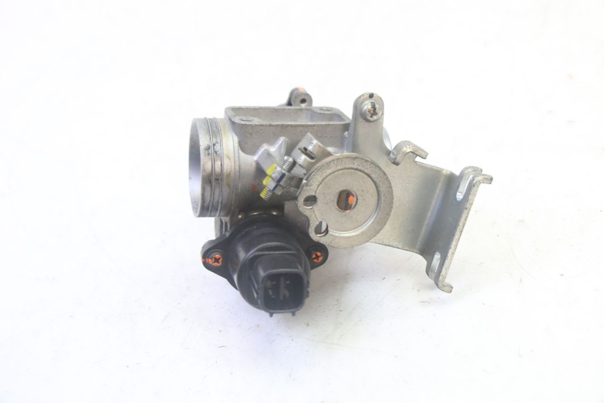 photo de WTRYSK SUZUKI BURGMAN 125 (2007 - 2014) - Zbliżenie techniczne