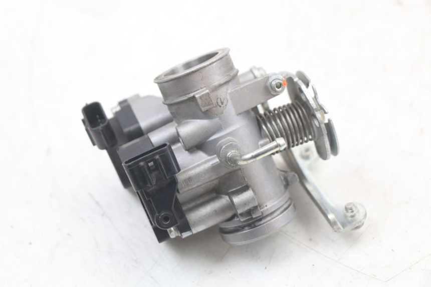 photo de WTRYSK YAMAHA BW'S BWS 125 (2010 - 2013) - Zbliżenie techniczne