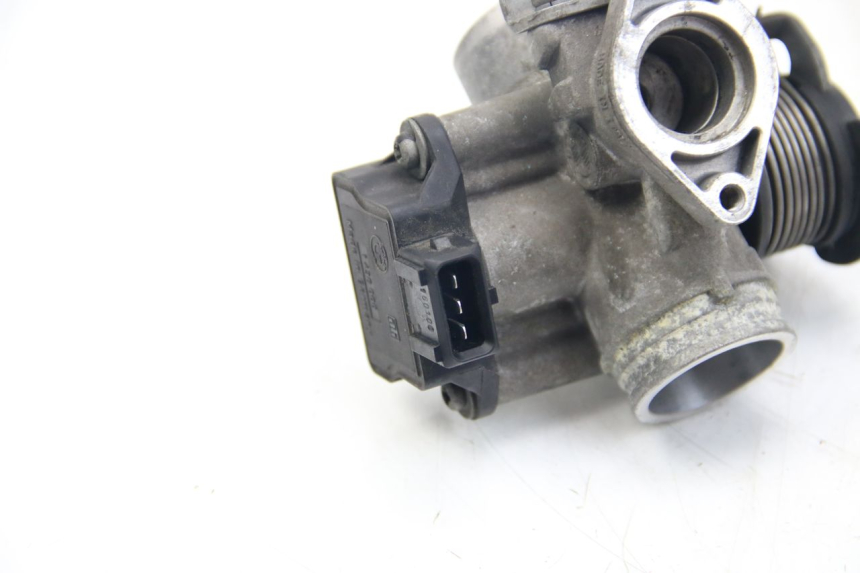 photo de WTRYSK BMW C1 125 (2000 - 2003) - Inny kąt widzenia