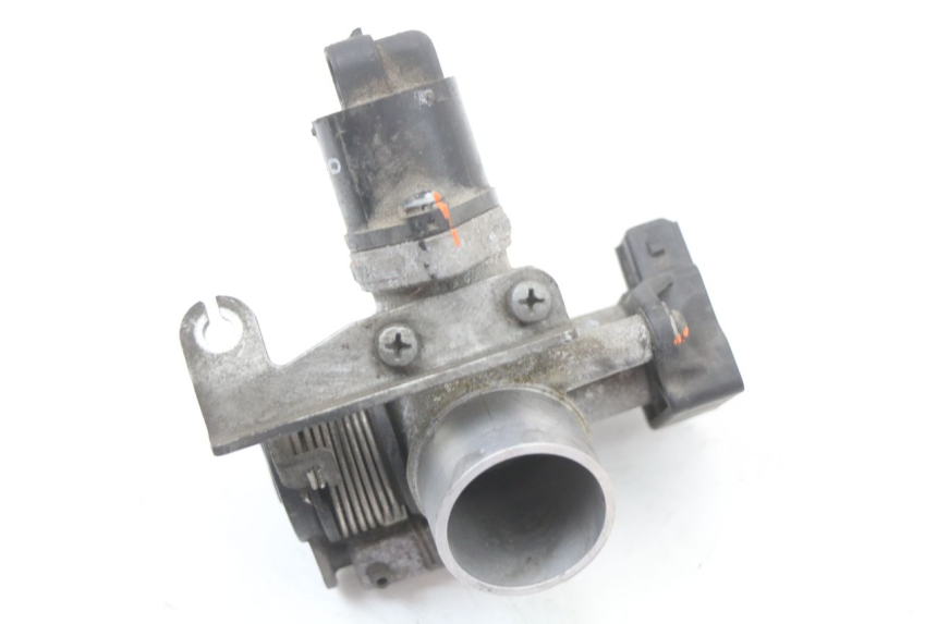 photo de WTRYSK BMW C1 125 (2000 - 2003) - Zbliżenie techniczne