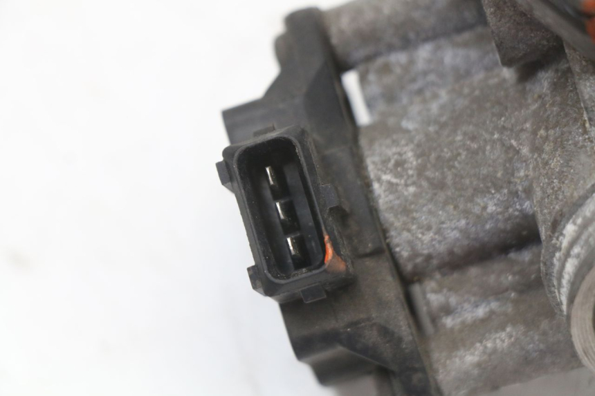 photo de WTRYSK BMW C1 125 (2000 - 2003) - Stan powierzchni