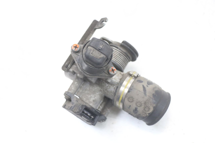 photo de WTRYSK BMW C1 125 (2000 - 2003) - Stan powierzchni