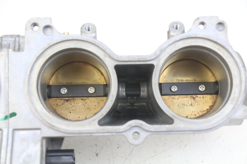 photo de WTRYSK HONDA CB R 1000 (2018 - 2023) - Alternatywny kąt