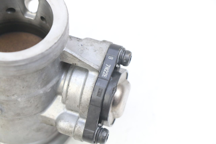 photo de WTRYSK HONDA CB R 1000 (2018 - 2023) - Zoom stanu zużycia