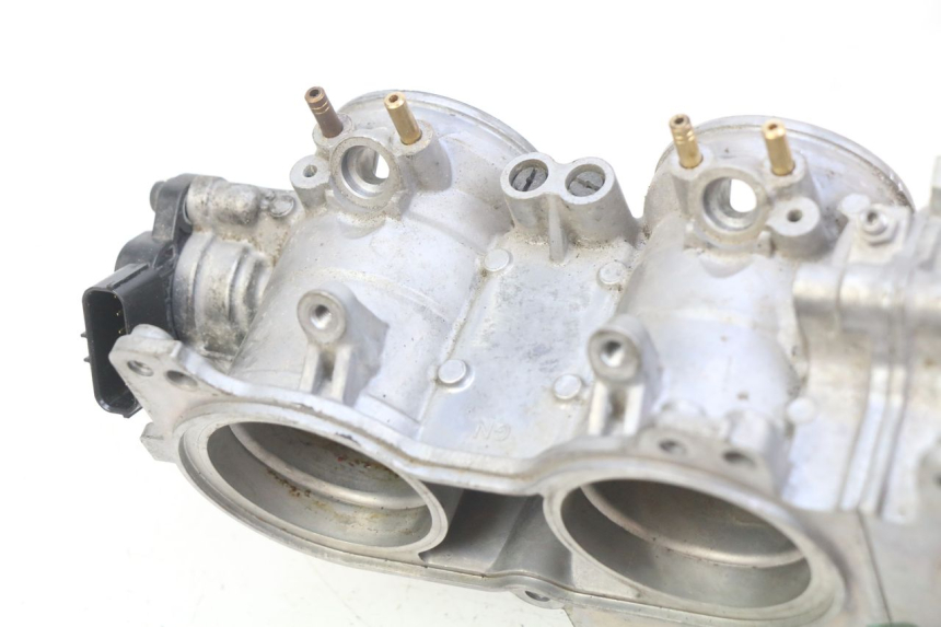 photo de WTRYSK HONDA CB R 1000 (2018 - 2023) - Część sprawdzona