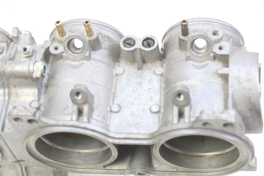 photo de WTRYSK HONDA CB R 1000 (2018 - 2023) - Oznaczenia i referencje