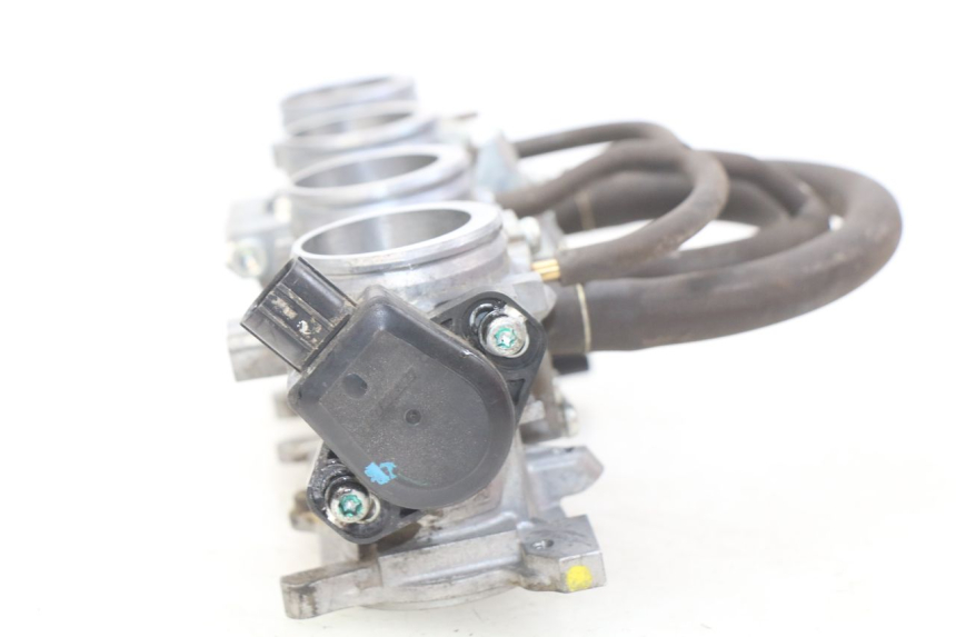 photo de WTRYSK HONDA CBRF CBR-F PC41 600 (2011 - 2013) - Zoom stanu zużycia