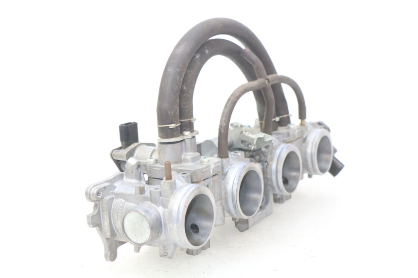 photo de WTRYSK HONDA CBRF CBR-F PC41 600 (2011 - 2013) - Zbliżenie techniczne