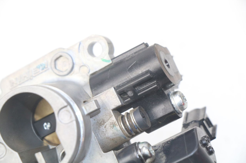 photo de WTRYSK HONDA CRF CR-F 125 (2020 - 2021) - Zbliżenie techniczne