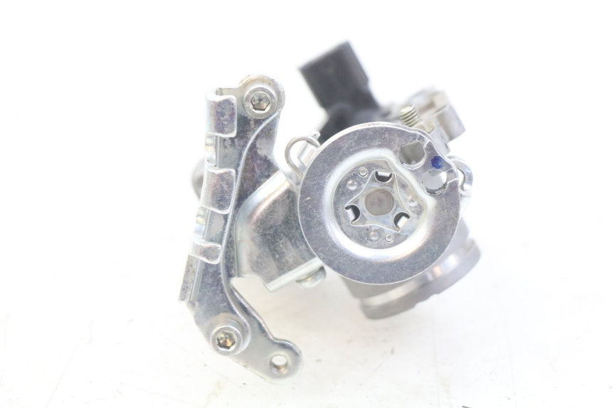 photo de WTRYSK HONDA CRF CR-F 125 (2022 - 2023) - Punkty mocowania