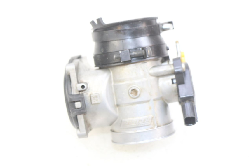 photo de WTRYSK HONDA CRF CR-F 450 (2009 - 2012) - Szczegóły charakterystyczne