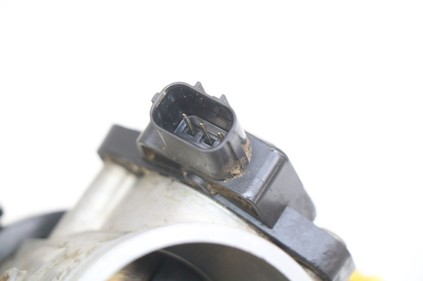 photo de WTRYSK HONDA CRF CR-F 450 (2009 - 2012) - Inny kąt widzenia